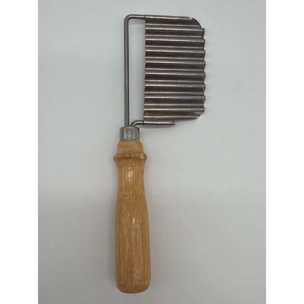Wooden Handle Crinkle Cutter With Stainless Steel Blade 7 Inches For Vegetables